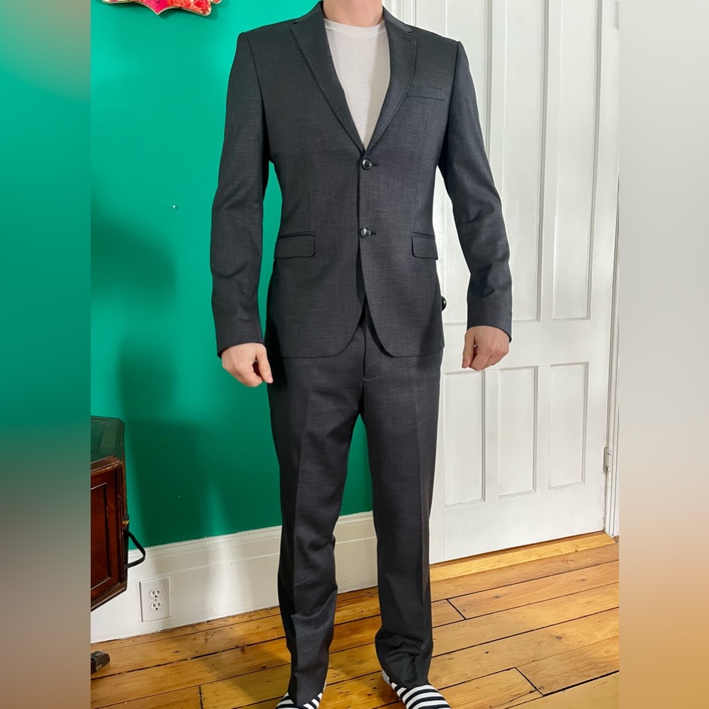 Hugo Boss 100% Wool Grey Suit, Slim Fit